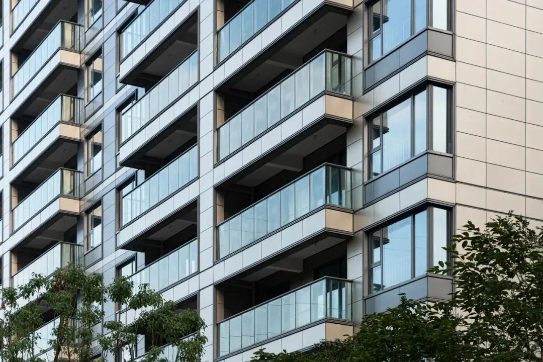 外立面涂料一：成本控制下，做出「金屬質感、石材效果」